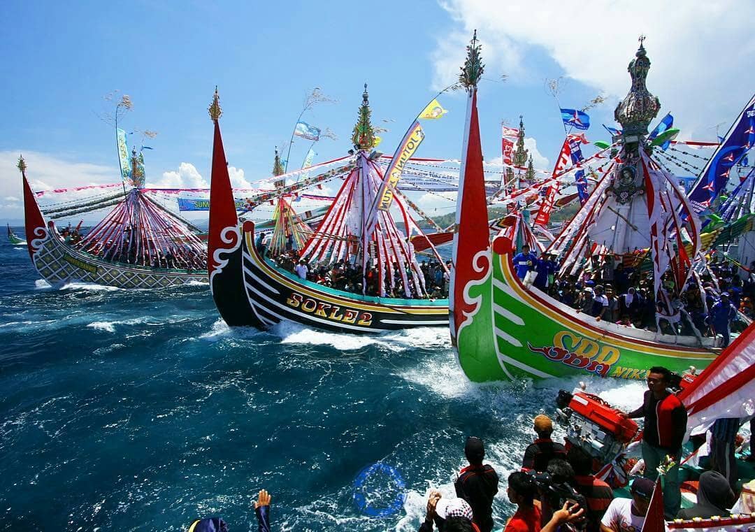 Perahu hias bikin tradisi Petik Laut kian semarak via Instagram nagudisundhemenbanyuwangi