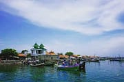 Tradisi Prahu Tenggelam Pulau Kambing Sampang Madura