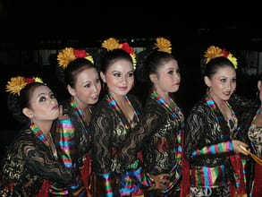 Tari Sorong Kasereng