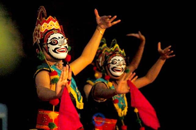 Tari Topeng Kaliwungu. Foto: analyana.blogspot.com